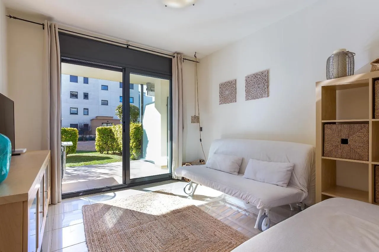 V010 - Milenium - Roses Apartment 0*,