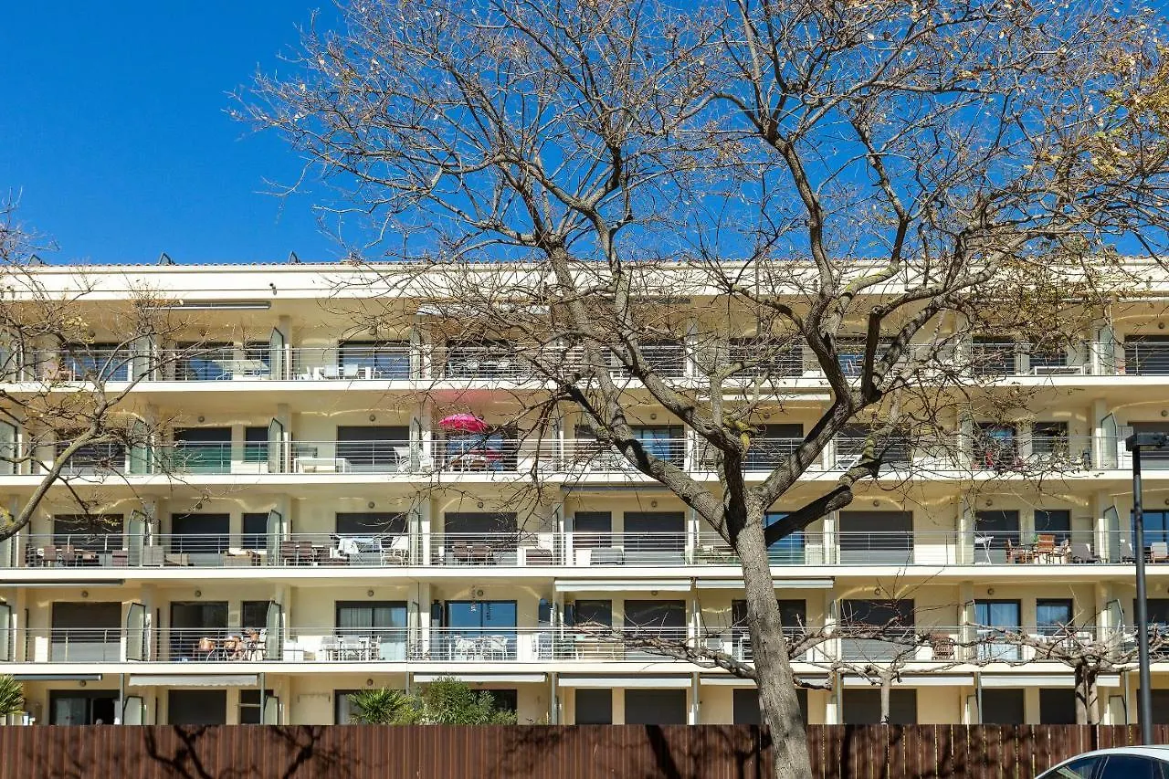 V010 - Milenium - Roses Apartment 0*,