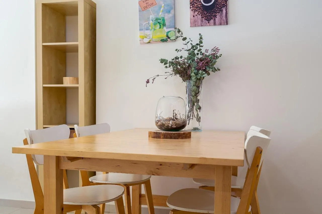 V010 - Milenium - Roses Apartment